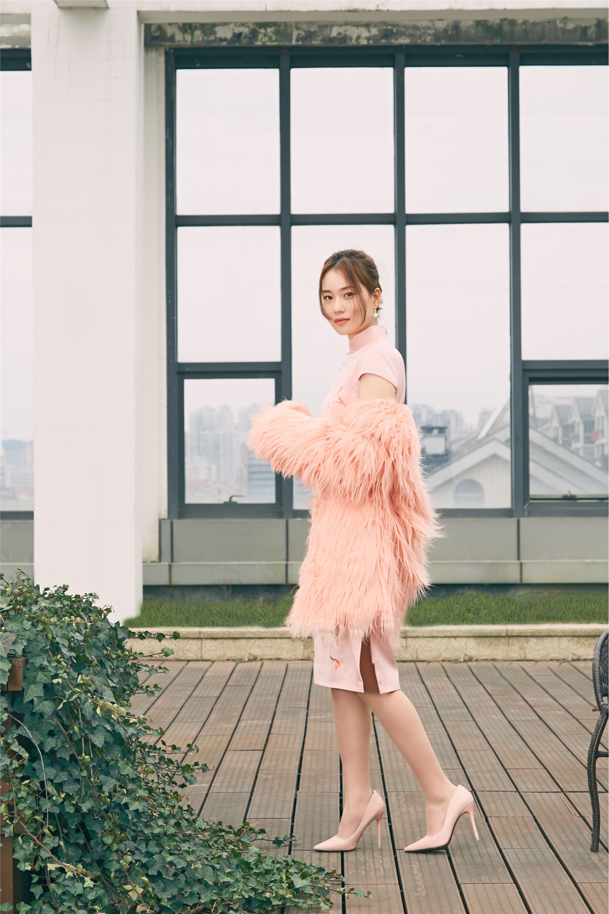 奈丝写真 NO.079 露露-捋捋被风吹乱的秀发